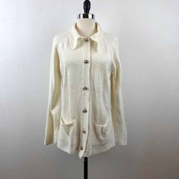 Vintage 70/80s White Knit Cardigan Sweater Lion Silver Button Front Boho Granny - Picture 2 of 11